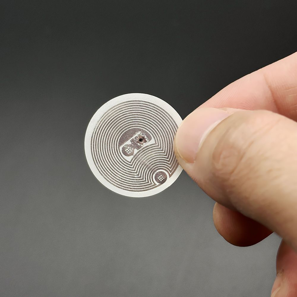 difference between ntag215 and ntag216